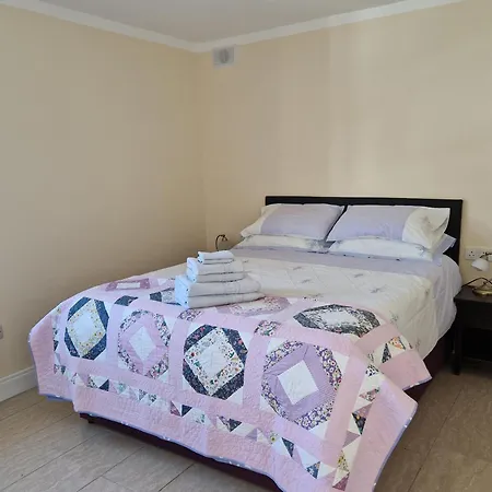 Rest And Recharge At 12 Glen