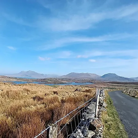 Rest And Recharge At 12 Glen Nyaraló