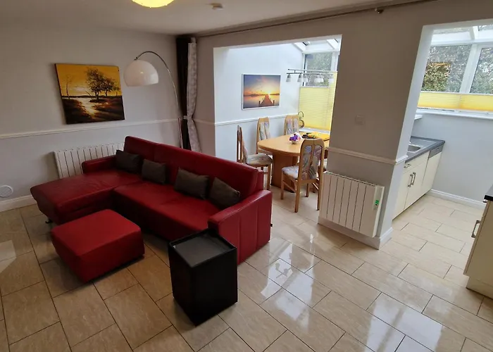 Rest And Recharge At 12 Glen Клифден